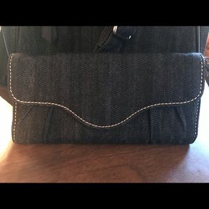 THIRTY-ONE WALLET (NWOT)